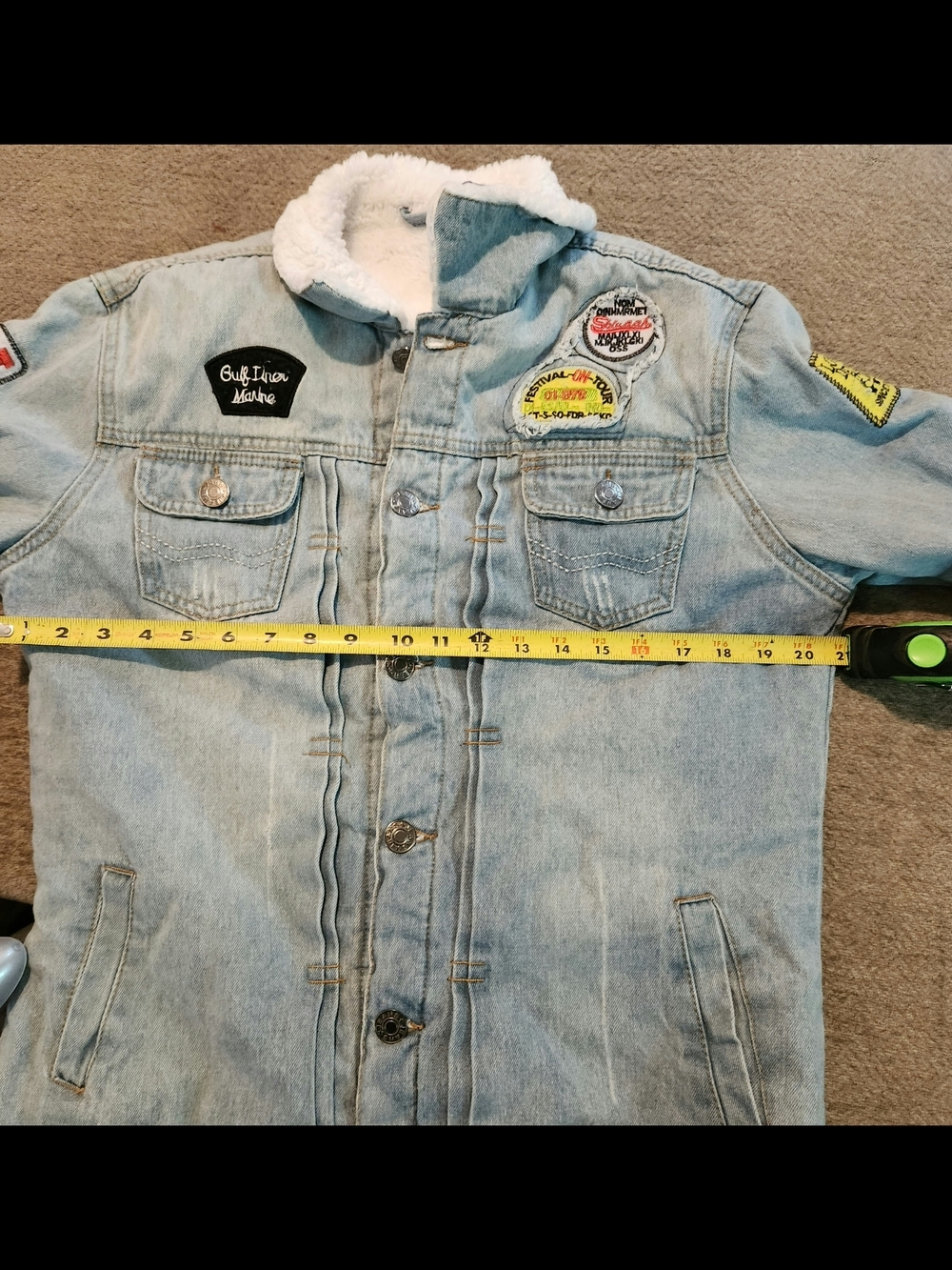 Unisex Vintage-style denim jacket is lined with faux sherpa MEDIUM - Picture 4 of 5